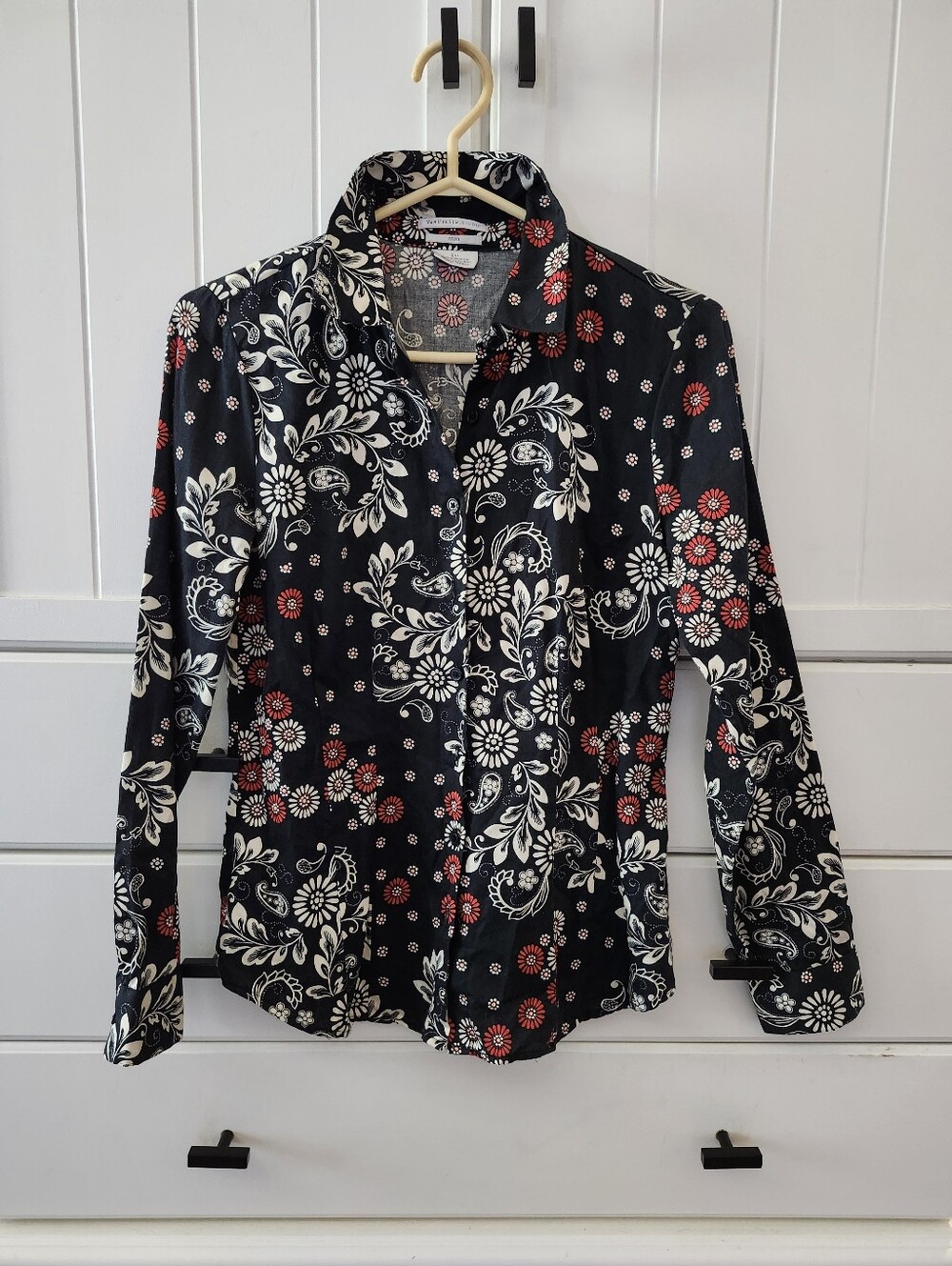Women's Black Floral Button-Up Shirt by Vanheusen Studio Sz S
